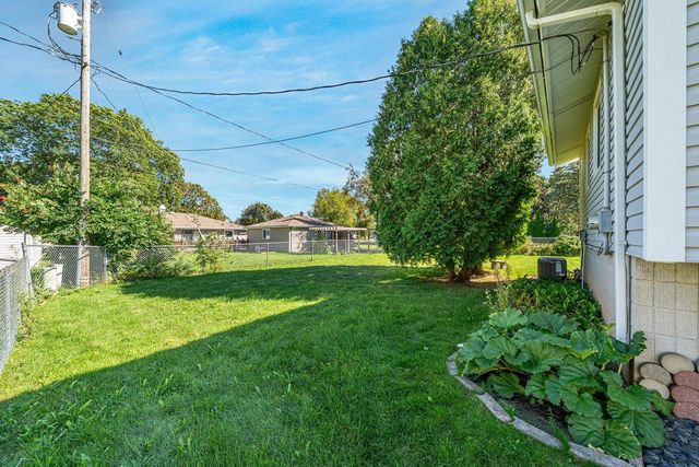 506 S MIDPARK DRIVE, Appleton, WI 54915