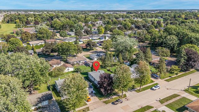 506 S MIDPARK DRIVE, Appleton, WI 54915