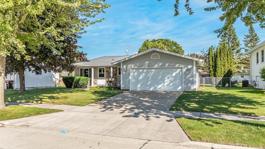 506 S MIDPARK DRIVE, Appleton, WI 54915