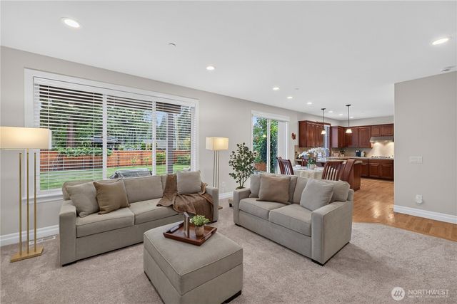 25528 Lake Wilderness Place SE, Maple Valley, WA 98038
