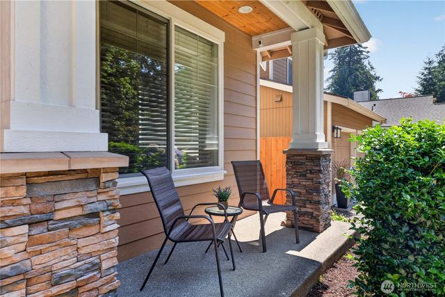 25528 Lake Wilderness Place SE, Maple Valley, WA 98038