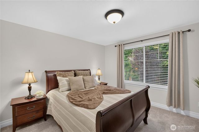 25528 Lake Wilderness Place SE, Maple Valley, WA 98038