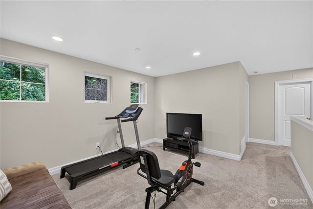 25528 Lake Wilderness Place SE, Maple Valley, WA 98038
