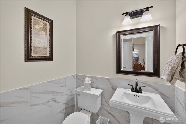 25528 Lake Wilderness Place SE, Maple Valley, WA 98038