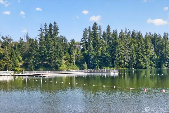 25528 Lake Wilderness Place SE, Maple Valley, WA 98038