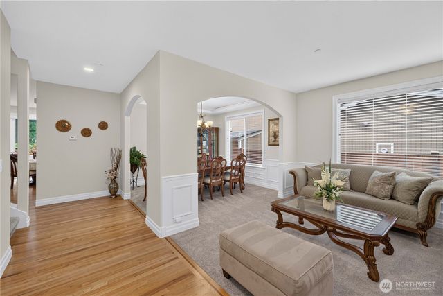 25528 Lake Wilderness Place SE, Maple Valley, WA 98038