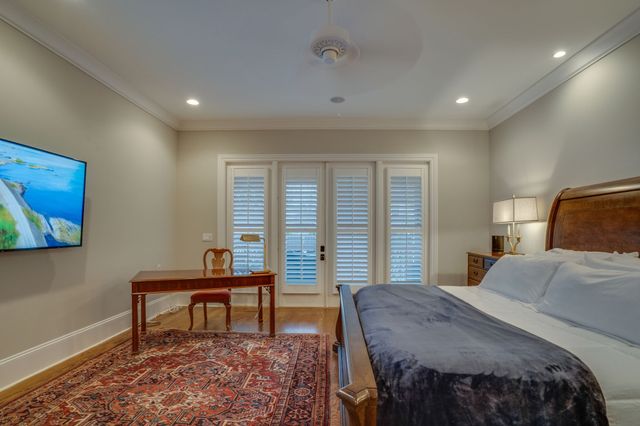 2424A Abbott Martin Rd, Nashville, TN 37215