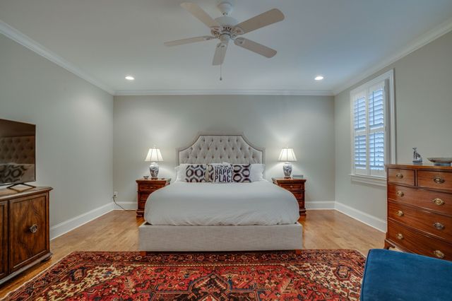 2424A Abbott Martin Rd, Nashville, TN 37215