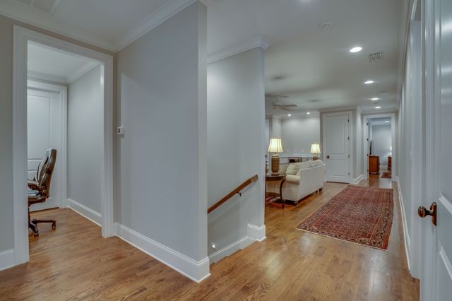 2424A Abbott Martin Rd, Nashville, TN 37215