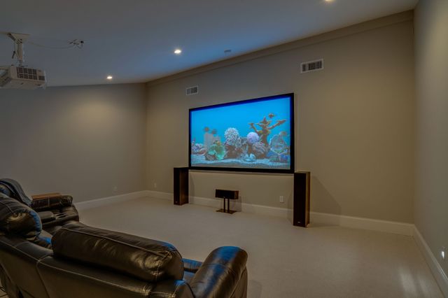 2424A Abbott Martin Rd, Nashville, TN 37215