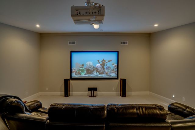 2424A Abbott Martin Rd, Nashville, TN 37215