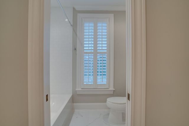 2424A Abbott Martin Rd, Nashville, TN 37215