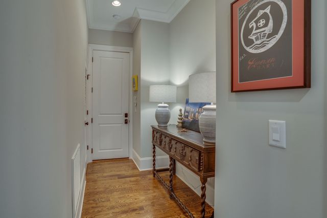 2424A Abbott Martin Rd, Nashville, TN 37215