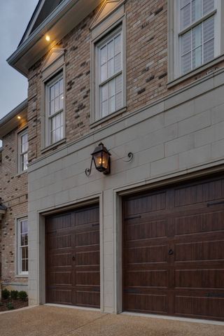 2424A Abbott Martin Rd, Nashville, TN 37215