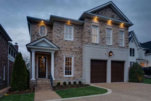 2424A Abbott Martin Rd, Nashville, TN 37215