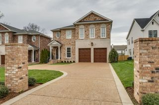 2424A Abbott Martin Rd, Nashville, TN 37215