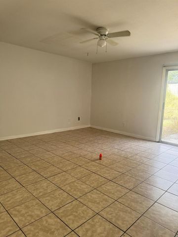 2423 SOUTH AVENUE, Leesburg, FL 34748