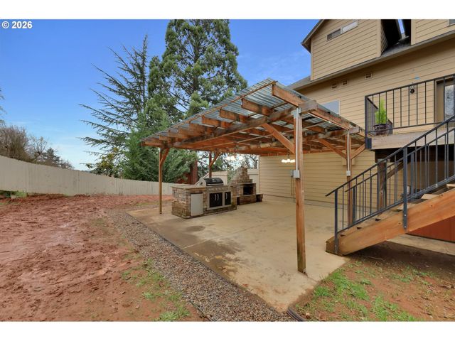 1930 HAWKINS Ln, Eugene, OR 97405