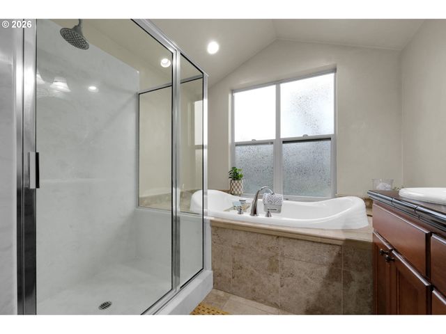 1930 HAWKINS Ln, Eugene, OR 97405