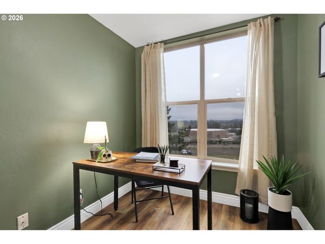 1930 HAWKINS Ln, Eugene, OR 97405
