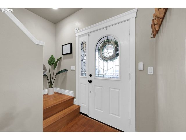 1930 HAWKINS Ln, Eugene, OR 97405