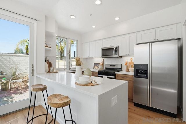 370 Carmel Creeper Place, Encinitas, CA 92024