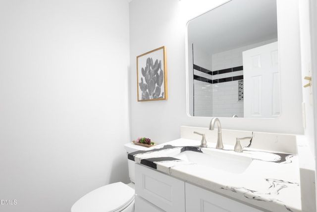 136 Lake Hollow Circle, Cary, NC 27513