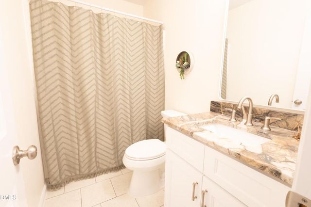 136 Lake Hollow Circle, Cary, NC 27513