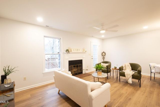 136 Lake Hollow Circle, Cary, NC 27513