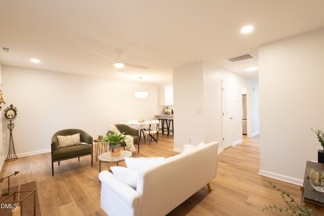 136 Lake Hollow Circle, Cary, NC 27513