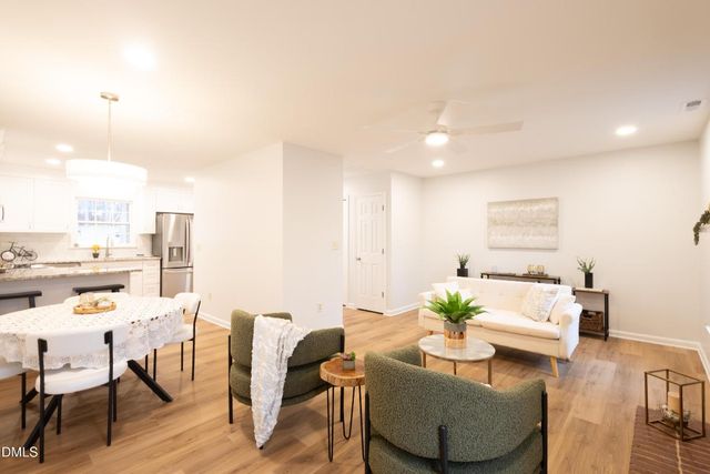 136 Lake Hollow Circle, Cary, NC 27513