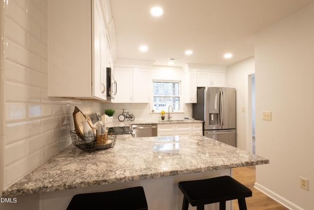 136 Lake Hollow Circle, Cary, NC 27513