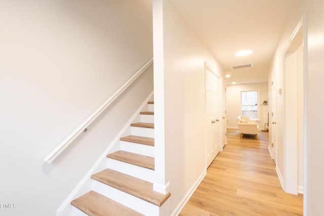 136 Lake Hollow Circle, Cary, NC 27513