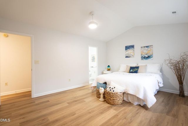 136 Lake Hollow Circle, Cary, NC 27513