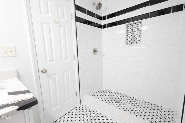 136 Lake Hollow Circle, Cary, NC 27513