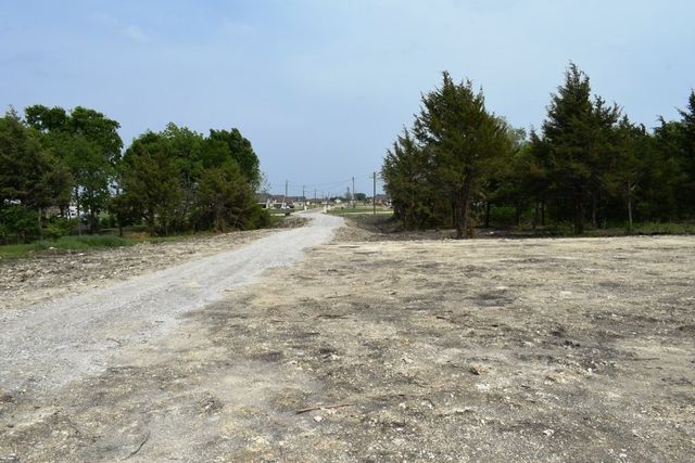 730 Cheyenne Trail, Trenton, TX 75490