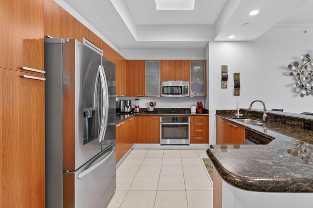 2640 Lake Shore Drive 2608, Riviera Beach, FL 33404