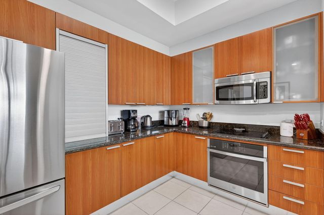 2640 Lake Shore Drive 2608, Riviera Beach, FL 33404