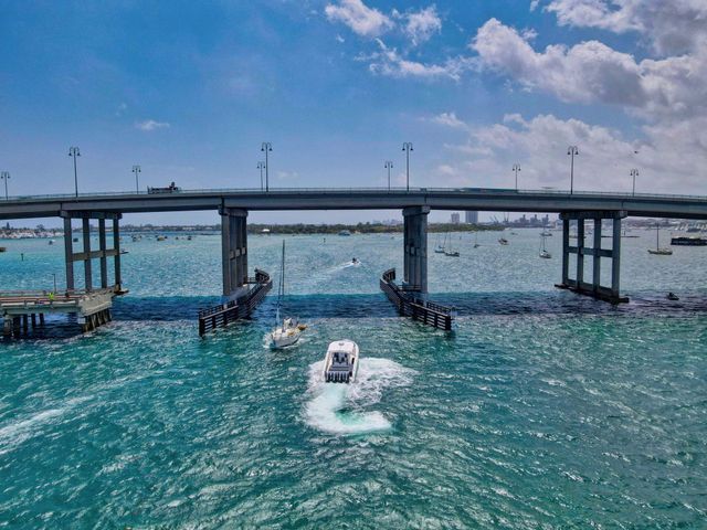 2640 Lake Shore Drive 2608, Riviera Beach, FL 33404