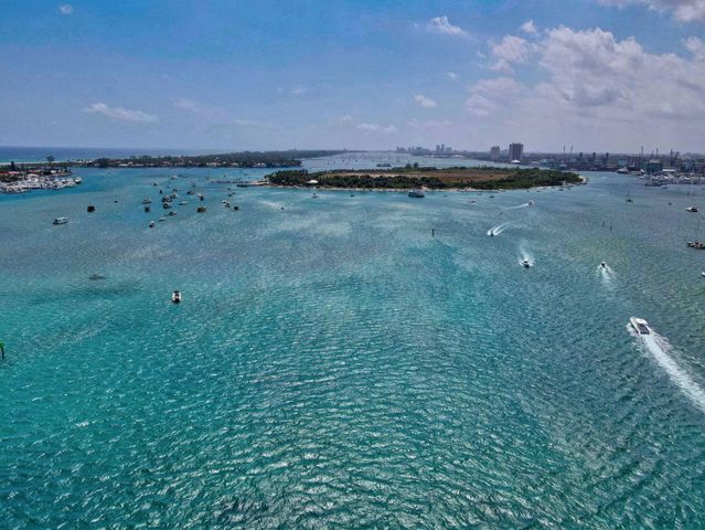 2640 Lake Shore Drive 2608, Riviera Beach, FL 33404