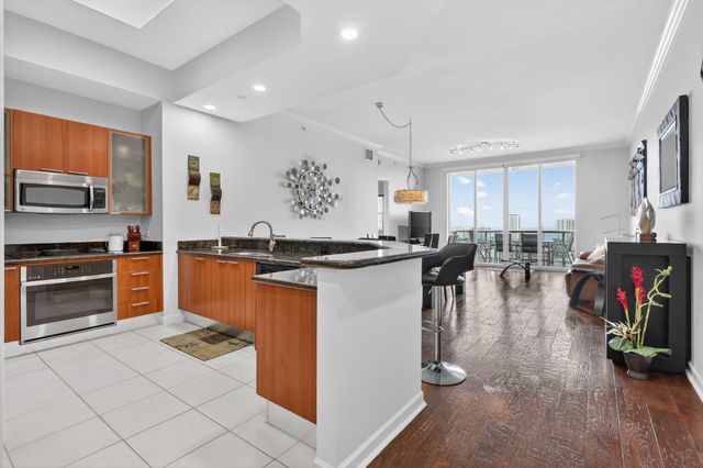 2640 Lake Shore Drive 2608, Riviera Beach, FL 33404