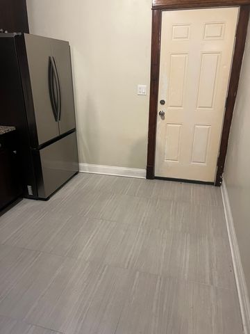 6525 S Vernon Avenue 1, Chicago, IL 60637