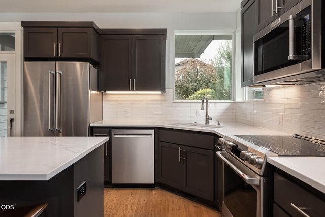 20671 SE Cougar Peak Drive, Bend, OR 97702