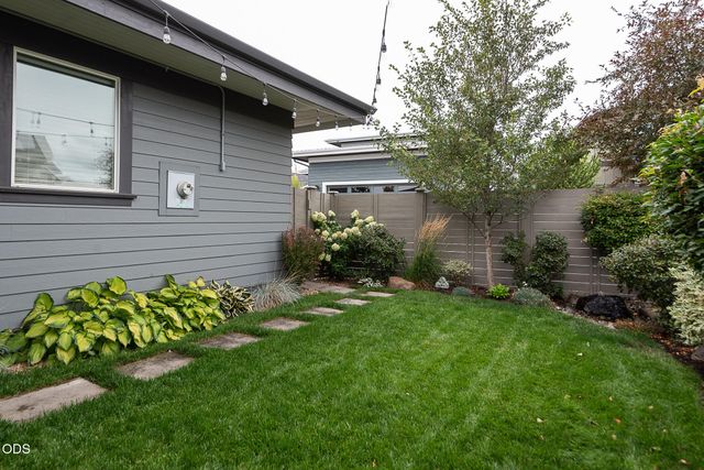 20671 SE Cougar Peak Drive, Bend, OR 97702