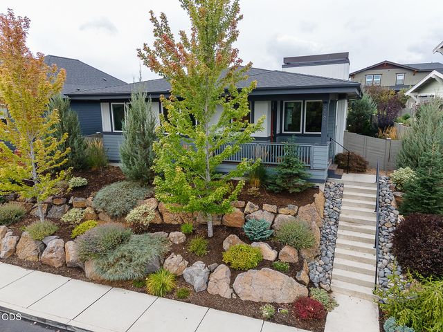 20671 SE Cougar Peak Drive, Bend, OR 97702