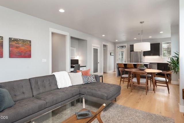 20671 SE Cougar Peak Drive, Bend, OR 97702