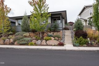 20671 SE Cougar Peak Drive, Bend, OR 97702