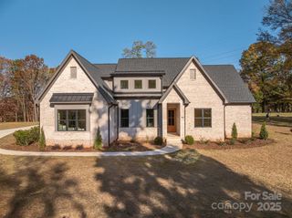 110 Lake Mist Drive, Belmont, NC 28012