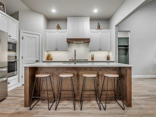 3017 Hollow Crest Lane, Norman, OK 73071