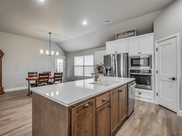 3017 Hollow Crest Lane, Norman, OK 73071